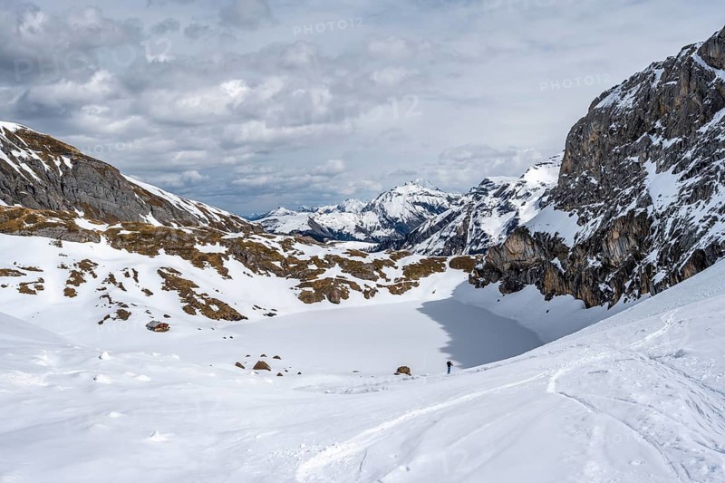 Iffigsee, ascent from the Iffig valley to the Wildhorn hut, snow-covered mountain landscape, Bernese Alps, Bernese Oberland, Switzerland, Europe