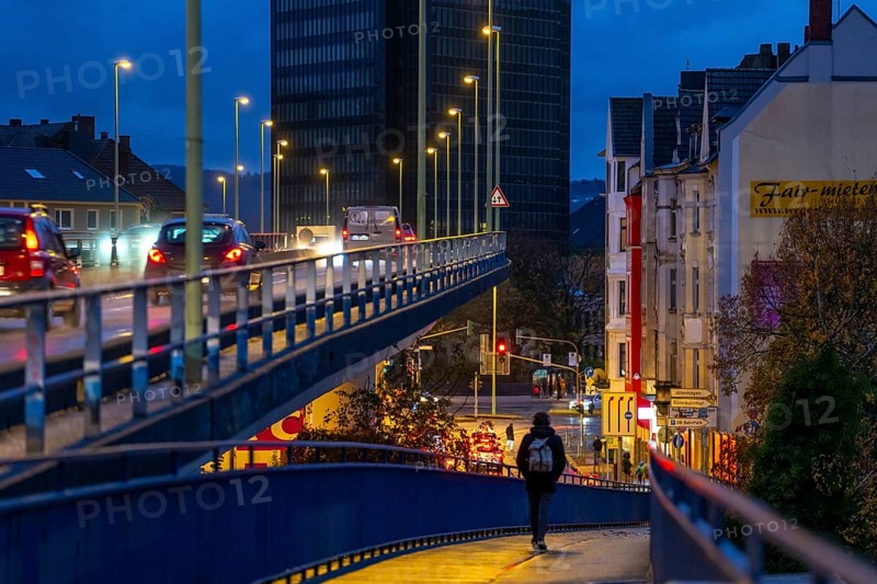 City centre traffic, federal road B54, Eckeseyer Straße, on a bridge in the city centre of Hagen, pavement ramp, pedestrian, North Rhine-Westphalia, Germany, Europe