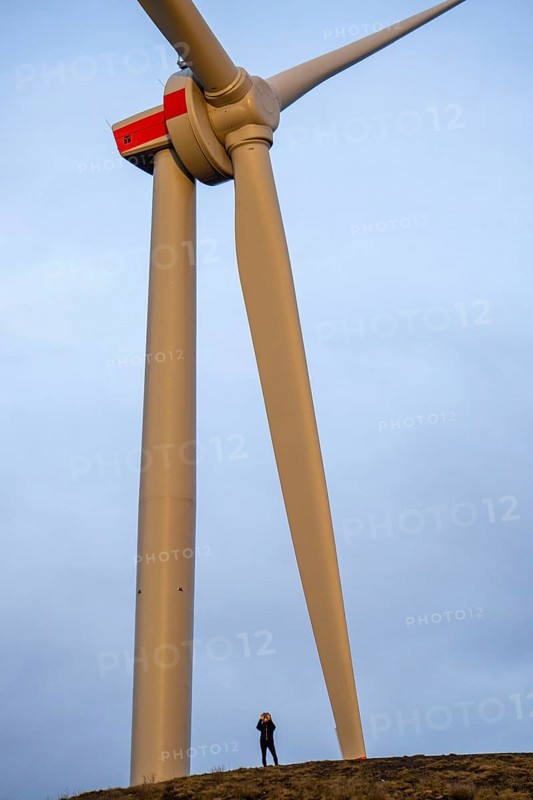 Wind turbine, by Enercon, on the Mottbruchhalde, in Gladbeck-Brauck, operated by the energy company STEAG, North Rhine-Westphalia, Germany, Europe