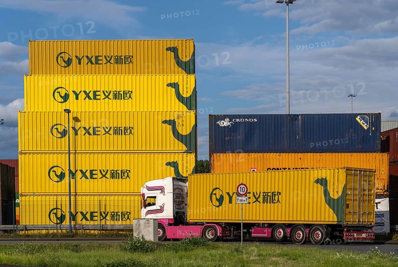 Container of the Chinese goods train operator YXE from Yiwu, China, part of the Silk Road route from China to Germany, in the port of Duisburg, Logport, Duisburg-Rheinhausen, North Rhine-Westphalia, Germany, Europe