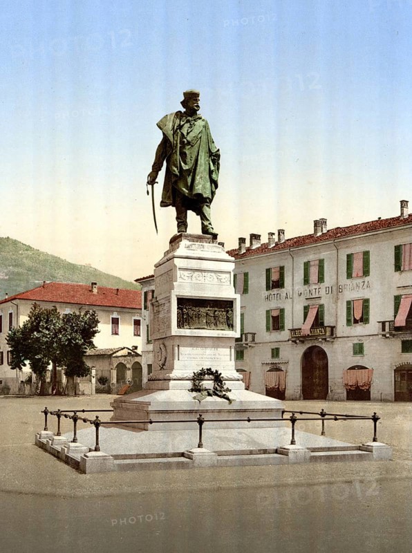 Como, Garibaldi Monument, Lake Como, Italy, Historical, digitally restored reproduction from a 19th century original, 1880, Record date not stated, Europe