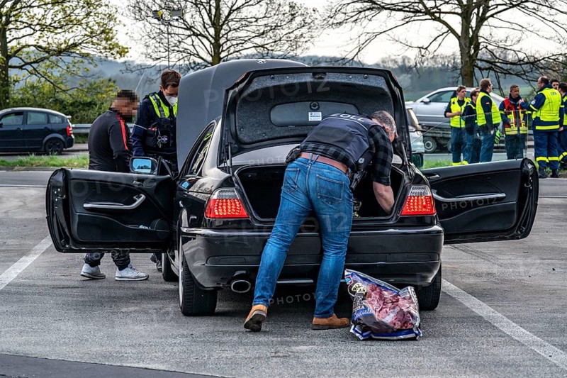 Joint inspection by customs and police, on the A3 motorway towards Cologne, at the Stindertal service area, focus on smuggling, theft, drug and smuggling crime, customs violations and illegal tuning, North Rhine-Westphalia, Germany, Europe