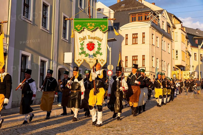 The so-called Bergstreittag is a beautiful centuries-old tradition and is celebrated on 22 July, the church memorial day and former feast day of Mary Magdalene in Schneeberg. The four quarterly sermons introduced in 1649 remained in place until 1845. These sermons were then abolished in favour of a single day, 22 July, which fell on Mary Magdalene. The Freiberg Mining Office recommended that this day should be celebrated with a festival and a mountain parade. In 1846, the Royal Ministry of Finance issued a decree to celebrate St Mary Magdalene's Day with a sermon and a magnificent mountain procession. The last major procession took place in July 1913. The First World War put an end to these processions. The tradition was not revived until July 1933, 528th Bergstreittag, mountain parade, Schneeberg, Saxony, Germany, Europe
