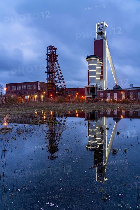 Shaft complex of the former Schlägel & Eisen coal mine, shaft 3/4/7, Herten, North Rhine-Westphalia, Germany, Shaft complex of the former Schlägel & Eisen coal mine, shaft 3/4/7, lighting, illumination of shaft 4, Herten, North Rhine-Westphalia, Germany, Shaft complex of the former Schlägel & Eisen coal mine, shaft 3/4/7, lighting, illumination of shaft 4, Herten, North Rhine-Westphalia, Germany, Europe