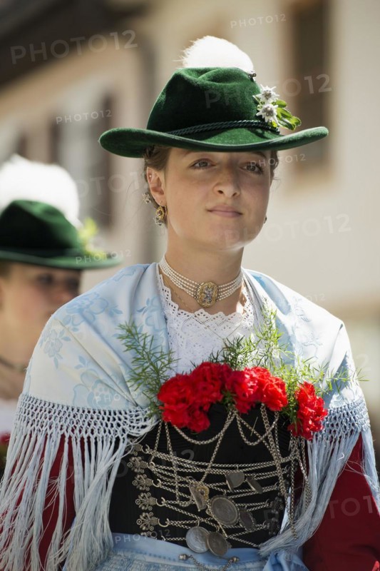 Traditional traditional costume parade, Garmisch-Partenkirchen, Werdenfelser Land, Upper Bavaria, Bavaria, Germany, Europe