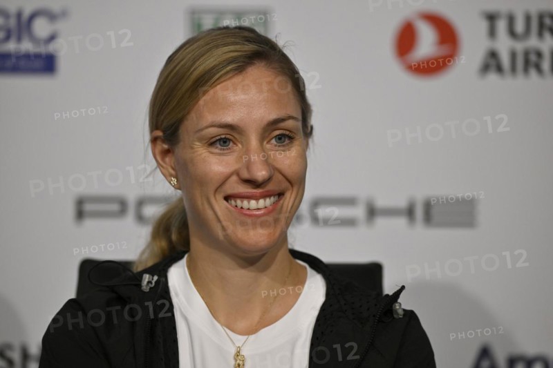 Angelique Kerber (GER) portrait, smiles, press conference, press conference, interview, WTA, tennis, Porsche Cup 2024, Porsche Arena, Stuttgart, Baden-Württemberg, Germany, Europe