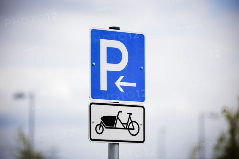 Symbolic photo. A sign for reserved parking spaces for cargo bikes on a newly built car park. Marquardt, 23.04.2024