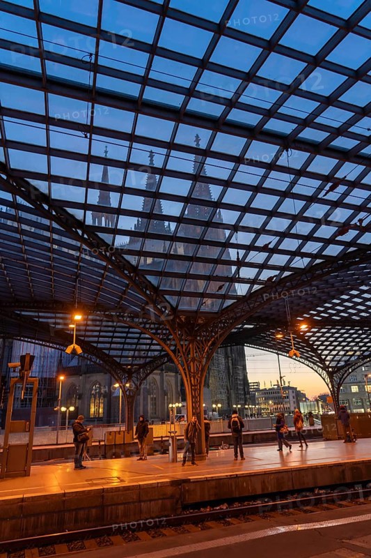 3-day strike by the railway union GDL, only very few local and long-distance trains run, empty Cologne Central Station, which is otherwise full of travellers and trains at rush hour, Cologne, North Rhine-Westphalia, Germany, Europe