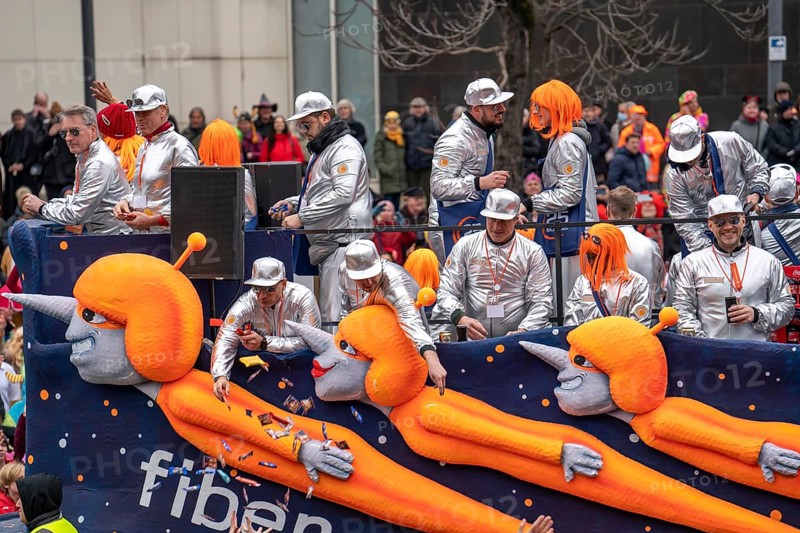 Rose Monday parade in Düsseldorf, themed floats of carnival societies and other participants in the street carnival, North Rhine-Westphalia, Germany, Europe