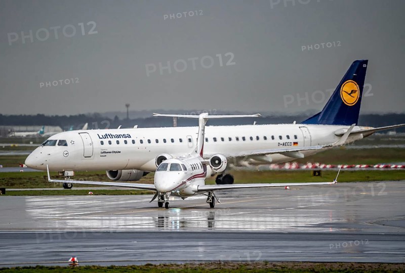 Private jet, Embraer Phenom 300 F-GXAE, on the western runway, Frankfurt am Main Airport, FRA, Hesse, Germany, Europe