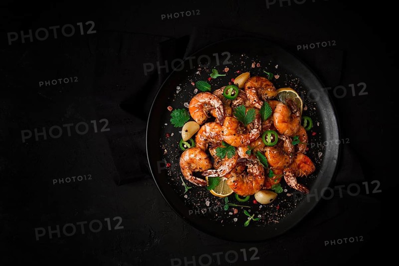 Fried shrimp, headless, with spices, grilled, homemade, no people