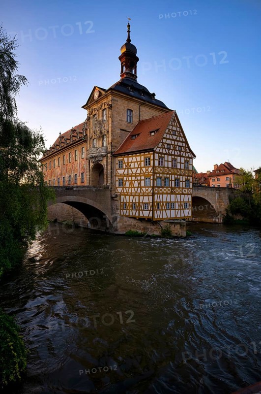 Upper Bridge, Old Town Hall, Regnitz, historic old town, blue hour, evening mood, Bamberg, Upper Franconia, Bavaria, Germany, Europe