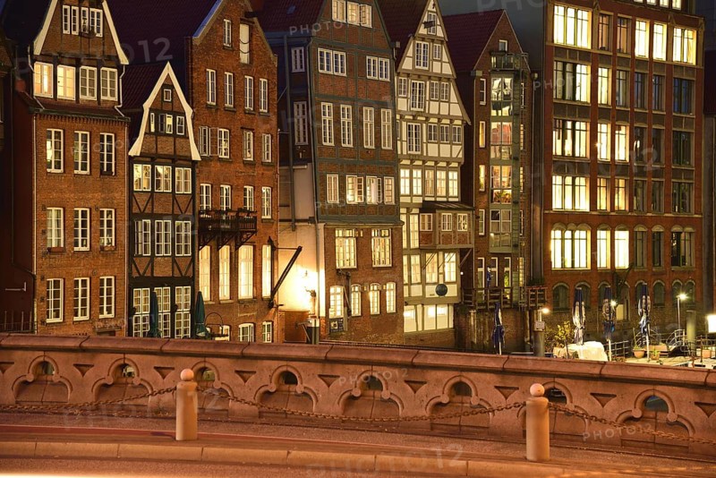 Europe, Germany, Hamburg, City, Nikolaifleet, Night, Fleetside, Backside of the historic Deichstraße, Bridge, Hamburg, Hamburg, Federal Republic of Germany, Europe