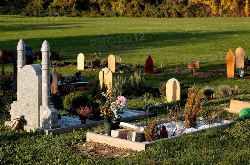 Muslim graves strictly orientated towards Mecca, mosque, main cemetery, Stuttgart, Baden-Württemberg, Germany, Europe