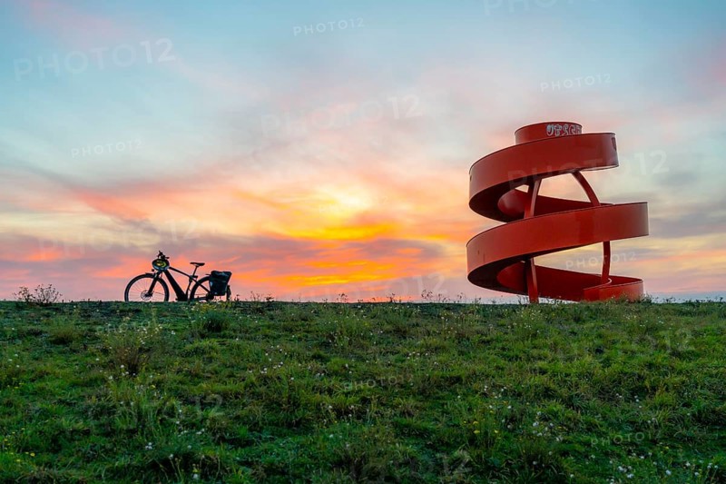 Sculpture Haldenzeichen, observation tower, Humbert spoil tip, part of the Lippepark in Hamm, 5 spoil tips were connected to form a kind of leisure landscape area, Hamm, North Rhine-Westphalia, Germany, Europe