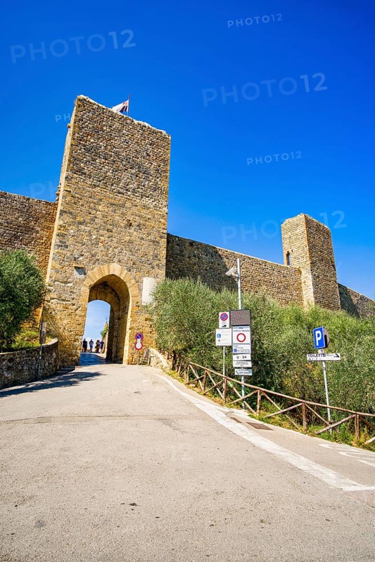 Porta Franca, Monteriggioni, Tuscany, Italy, Europe