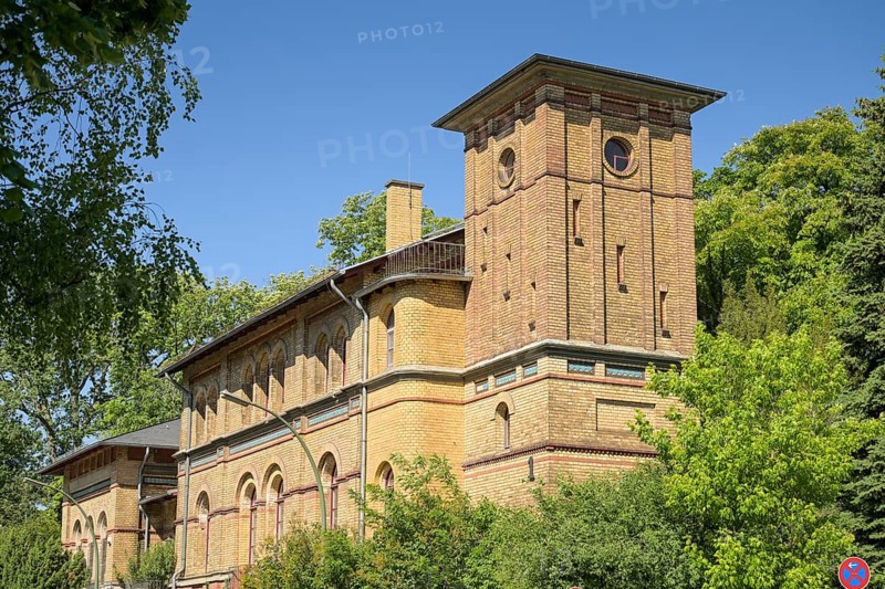 Old company building at Schlachtensee S-Bahn station, Altvaterweg, Zehlendorf, Steglitz-Zehlendorf district, Berlin, Germany, Europe