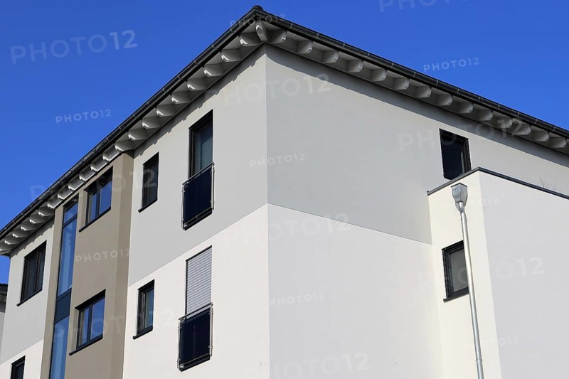 Wohnhaus mit modernem Fassadenanstrich (Building with modern facade painting) Frankenthal, Rhineland-Palatinate