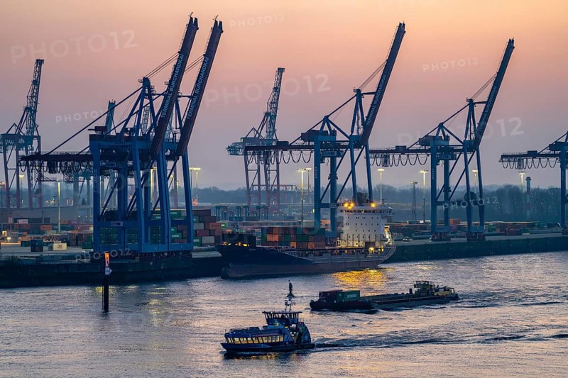 Port of Hamburg, HHLA Container Terminal Burchardkai, Athabaskakai, on the Elbe, container feeder ship Elbsky, Hadag harbour ferry, Hamburg, Germany, Europe