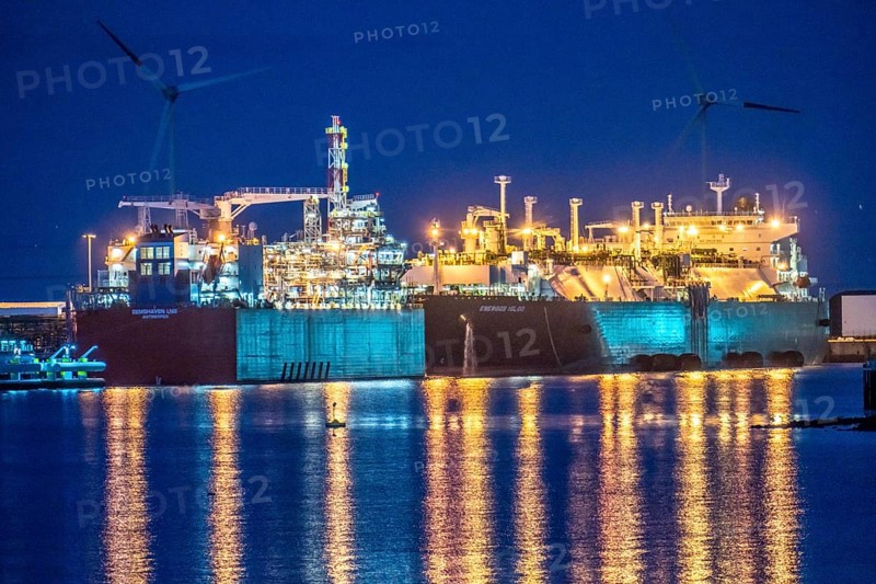 EemsEnergyTerminal, floating LNG terminal in the seaport of Eemshaven, tankers bring liquefied natural gas to the two production ships, Eemshaven LNG and Golar Igloo, which thaw the liquefied gas and feed it into the normal natural gas grid, in operation since September 2022, Netherlands