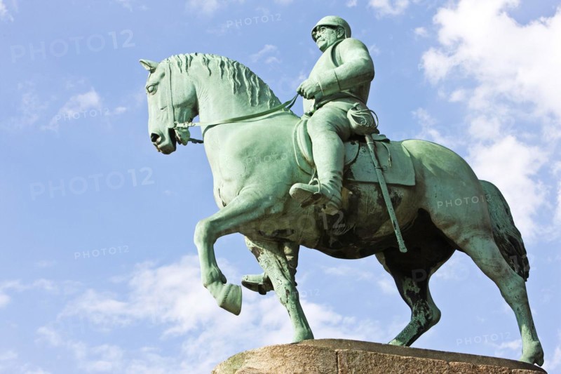 Bismarck monument, sculpture, market square, Bremen, Germany, Europe