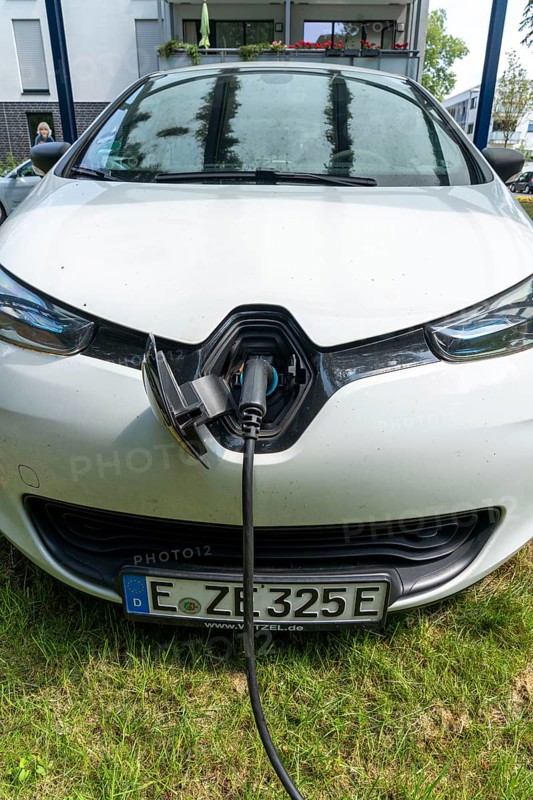 E-mobility station, car sharing and e-bike sharing, for all citizens, rental and charging station, operated by BOGESTRA, Stadtwerke Bochum and VBW, Bochum, North Rhine-Westphalia, Germany, Europe