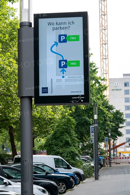 Smart Poles, intelligent street lamps, test run, EON and the city of Essen are testing street lamps that measure environmental data, provide electricity for electric cars, are parking guidance systems, offer WLAN, are emergency call pillars and digital display panels, Essen, North Rhine-Westphalia, Germany, Europe