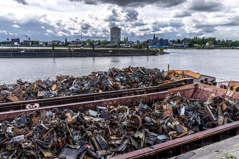 Push barge, loaded with scrap metal, for recycling, melting down, in the harbour canal, Duisburg-Ruhrort inland port, North Rhine-Westphalia, Germany, Europe