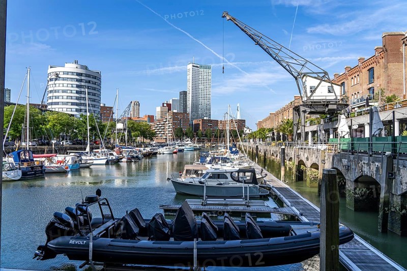 Rotterdam Marina, gastronomy, nightlife district, pleasure craft harbour, sailing boats, motor yachts, in the inland harbour, Feijenoord district, Rotterdam, Netherlands