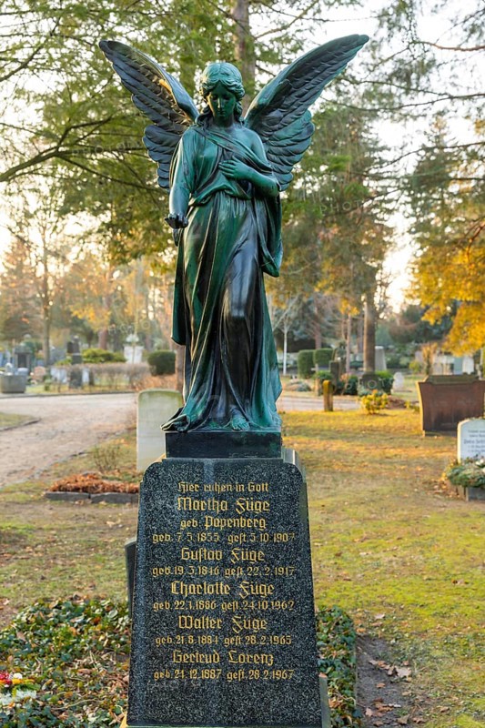 The Trinitatisfriedhof cemetery in Dresden's Johannstadt district is one of the city's burial grounds originally laid out as an epidemic cemetery alongside the Eliasfriedhof cemetery. Due to its artistic design, it is one of the most important cemeteries in Dresden in terms of urban history and cultural history and is the fifth largest cemetery in the city. Füge family grave, Dresden, Saxony, Germany, Europe