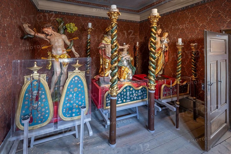 Room with figures of saints and processional staffs from around 1750 for the procession, Häckerhaus built in 1793, today the Häckermuseum, Mittelstraße 34, Gärtnerstadt, Bamberg, Upper Franconia, Bavaria, Germany, Europe