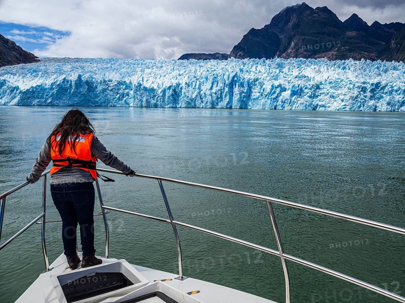 Tourists visiting the San Rafael glacier lagoon, view from excursion boat towards glacier front, northern ice field, patagonia, Chile8