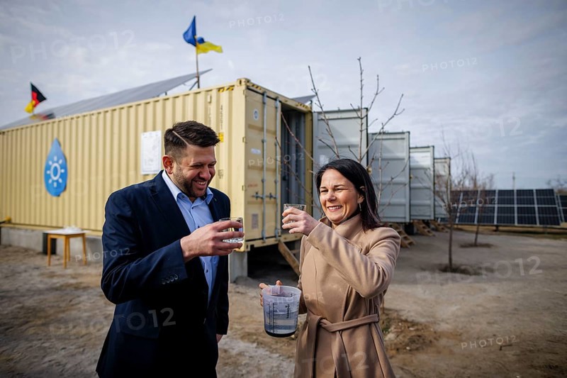 Annalena Bärbock (Alliance 90/The Greens), Federal Foreign Minister, visits a solar water desalination plant together with the Managing Director of Boreal Light GmbH, Ali Al Hakin. Mykolaiv Oblast, 25.02.2024. Photographed on behalf of the Federal Foreign Office