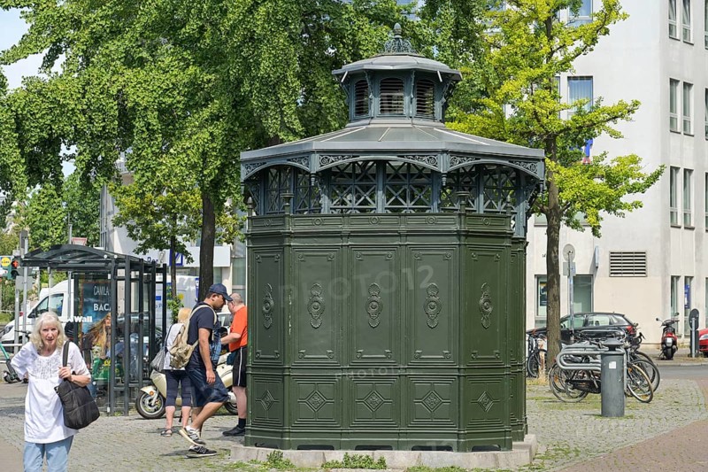 Urinal, Berliner Straße, Tegel, Reinickendorf, Berlin, Germany, Europe