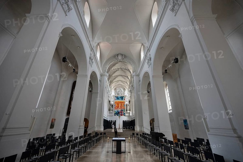Interior with luminous altarpiece created by the painter Jacques Gassmann, Heavenly Jerusalem 2011, St Augustine's Church, Dominikanerplatz, Würzburg, Lower Franconia, Bavaria, Germany, Europe