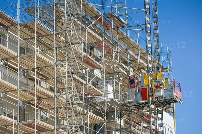 Construction site, scaffolding, construction worker, Sirius Business Park, Wetzlarer Straße, Babelsberg, Potsdam, Brandenburg, Germany, Europe
