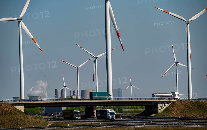 Jackerath motorway junction, A44 and A61 motorways, in the Rhenish lignite mining area, wind farm, North Rhine-Westphalia, Germany, Europe