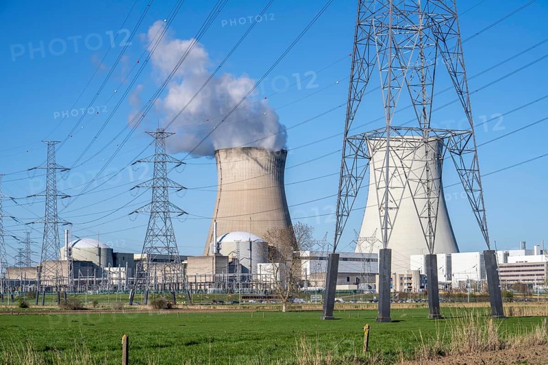 The Doel nuclear power plant on the Scheldt, one of two nuclear power plants in Belgium, consists of three operating units, each with a pressurised water reactor, as well as a decommissioned unit, Antwerp, Belgium, Europe
