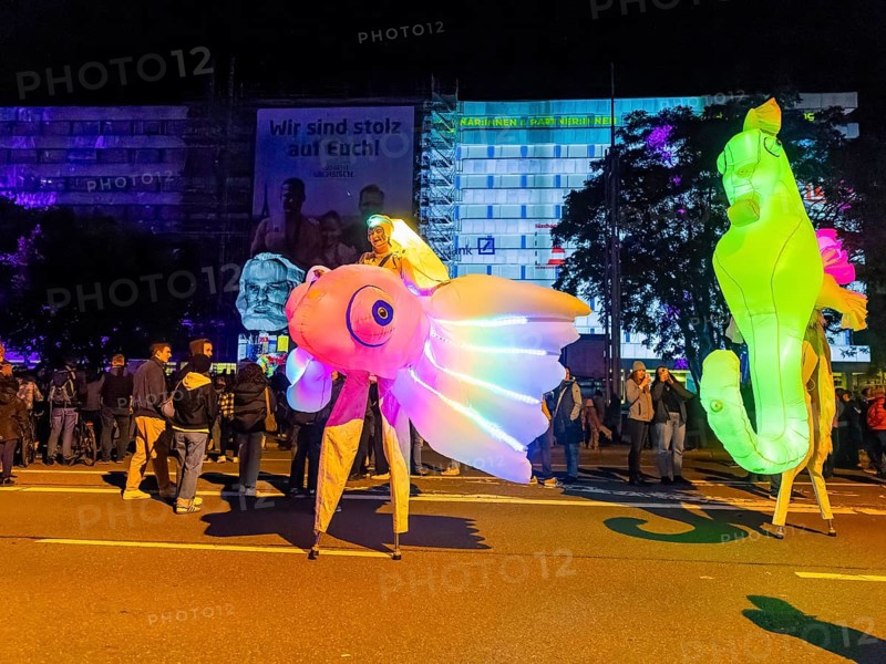 Walking act, underwater, stilt artists float gracefully across the festival as fish, octopus or seahorse with the waves of visitors. Oakleaf Streetshow The 2nd edition of Light our Vision under the motto LICHT.MACHT.PLATZ. will thrill visitors with an international line-up and a record number of applications from all over the world. The best light artists were selected from over 100 submissions to present their works at various locations in Chemnitz city centre. A total of 21 artists are involved, creating fascinating experiences with unique installations, projections and interactive works of light art. The second Light our Vision light art festival, Chemnitz, Saxony, Germany, Europe