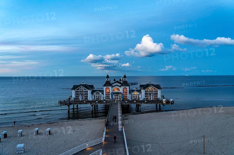The pier of Sellin, evening mood, sunset, 394 metres long, with restaurant, jetty, beach chairs, island of Rügen, Mecklenburg-Western Pomerania, Germany, Europe