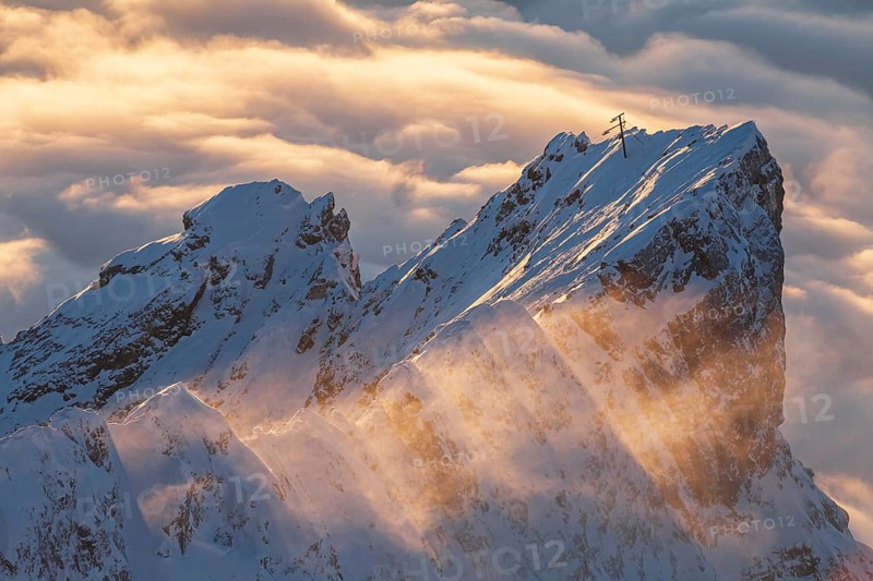 Mountain peak above high fog, evening light, winter, view from Zugspitze to Zugspitzplatt and Zugspitze massif, Upper Bavaria, Bavaria, Germany, Europe