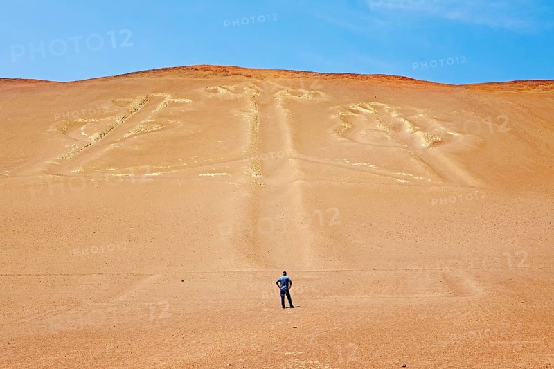 Geoglyph El Candelabro or candelabra of Paracas, Paracas, Reserva Nacional de Paracas, Ica region, Pisco province, Peru, South America