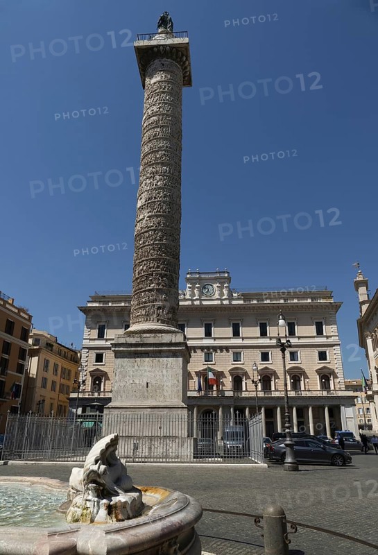 Marcus Aurelius Column and Palazzo Wedekind in Piazza Colonna, Rome, Italy, Europe