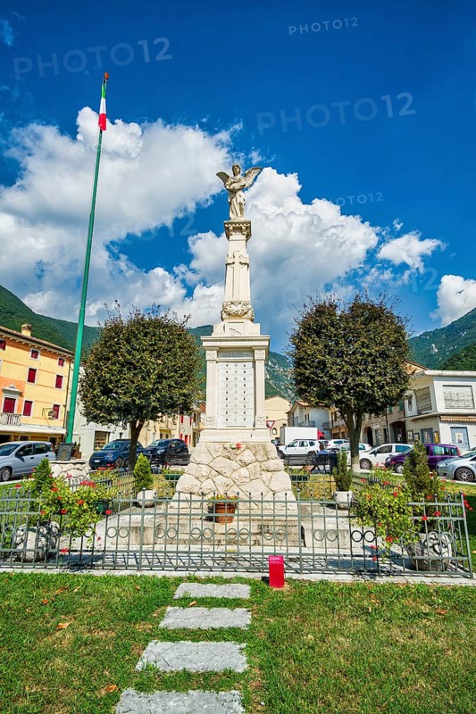 Monument to the fallen in Tovena, Treviso, Italy, Europe