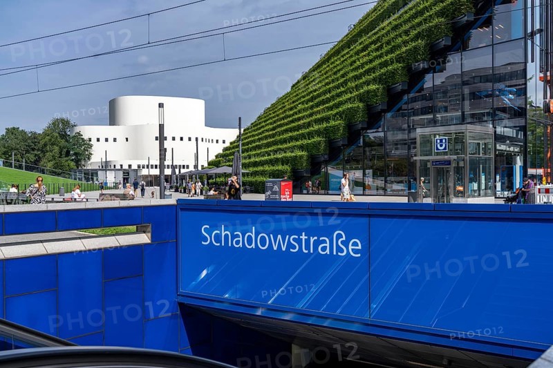 Green façade, consisting of over 30, 000 hornbeams, which form a hedge a good 8 kilometres long, on the roof and façade of the Kö-Bogen-2 building largest green façade in Europe, Düsseldorf Schauspielhaus, entrance to Schadowstraße underground station, Düsseldorf North Rhine-Westphalia, Germany, Europe