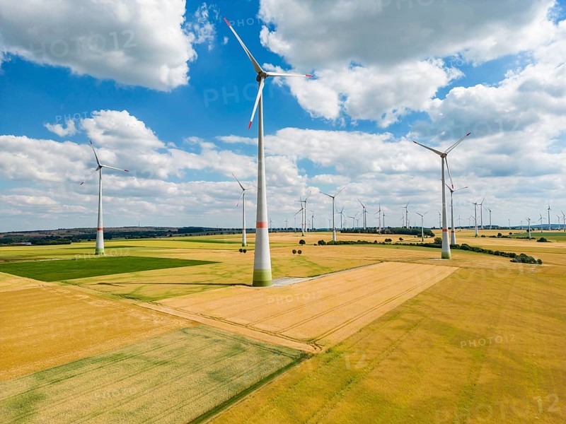 Wind farm near the East Westphalian town of Asseln, south of Paderborn, North Rhine-Westphalia, Germany, Europe