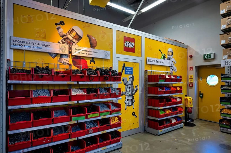 LEGO factory, individual parts warehouse, warehouse, sales, LEGOLAND theme park, logo, Germany, Günzburg, Bavaria, Germany, Europe
