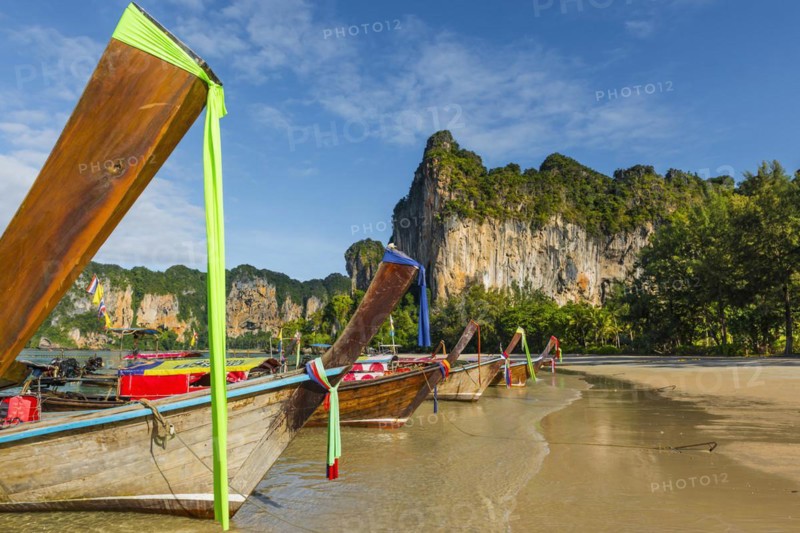 Island landscape near Krabi, weather, sky, nature, beach, beach holiday, beach holiday, Asian, limestone, limestone rocks, longtail boat, wooden boat, fishing boat, water taxi, tourist boat, sea, island, seascape, travel, tourism, seascape, climate, tropical, holiday, beach landscape, chalk cliffs, exotic, bay, bay of the sea, rock, rocky, sandstone cliffs, coast, coastal landscape, landscape, nature, natural landscape, Siam, paradise, holiday paradise, seascape, Railay beach, Phuket, Thailand, Asia