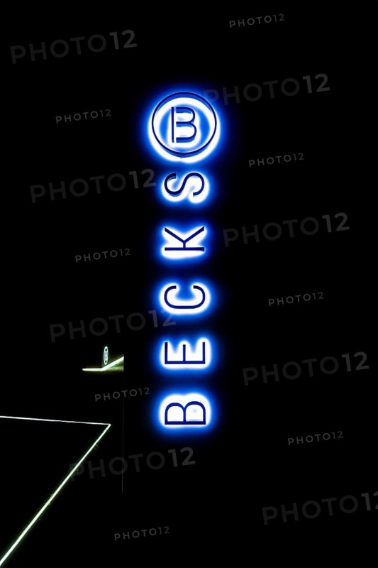 Lettering Becks, Becks Restaurant in Reutlingen at the Kreuzeiche, home kitchen, restaurant, neon sign, letters, night shot, Reutlingen, Baden-Württemberg, Germany, Europe