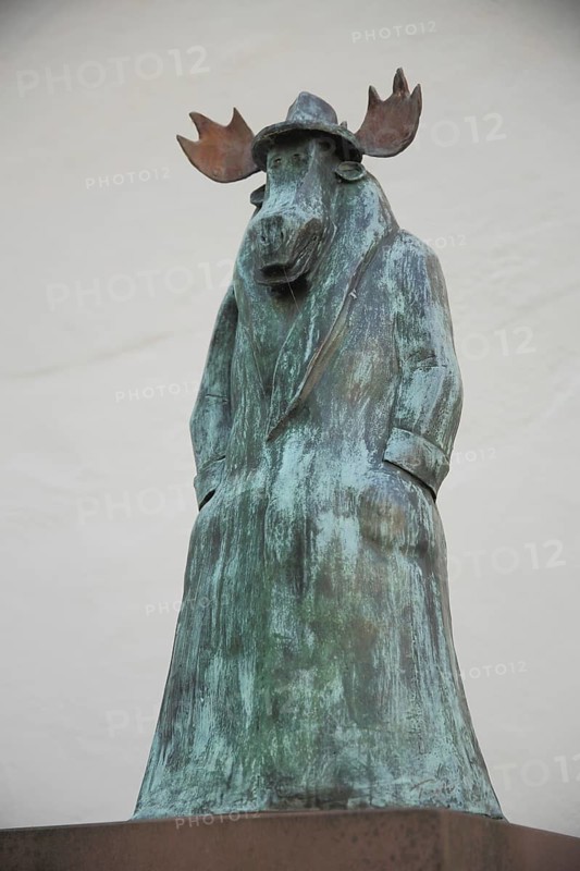 Sculpture moose by Hans Traxler 2008, moose figure, mythical creature, antlers, standing, modern art, Caricatura, canvas house, old town, Main, Frankfurt, Hesse, Germany, Europe